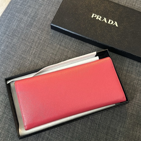 Pink Prada WOC - Picture 8 of 9